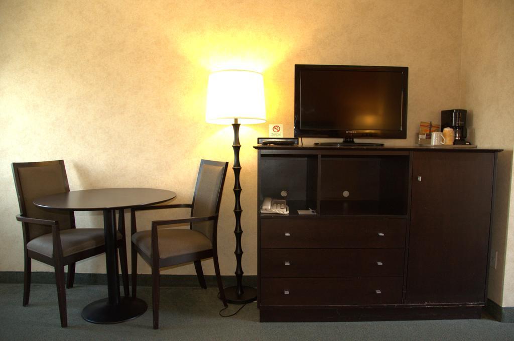 Best Budget Inn & Suites Κάμλουπς Εξωτερικό φωτογραφία